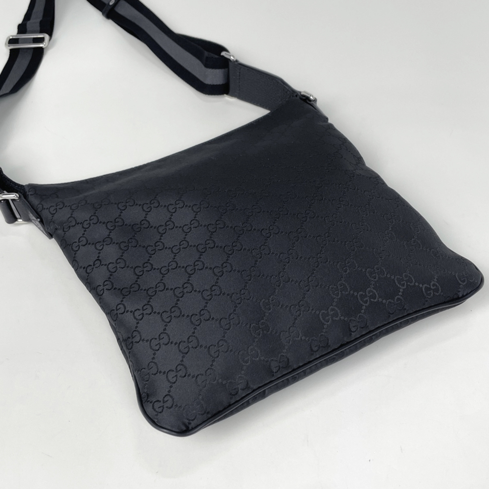 GUCCI Black Shoulder Bag - Picture 2 of 8